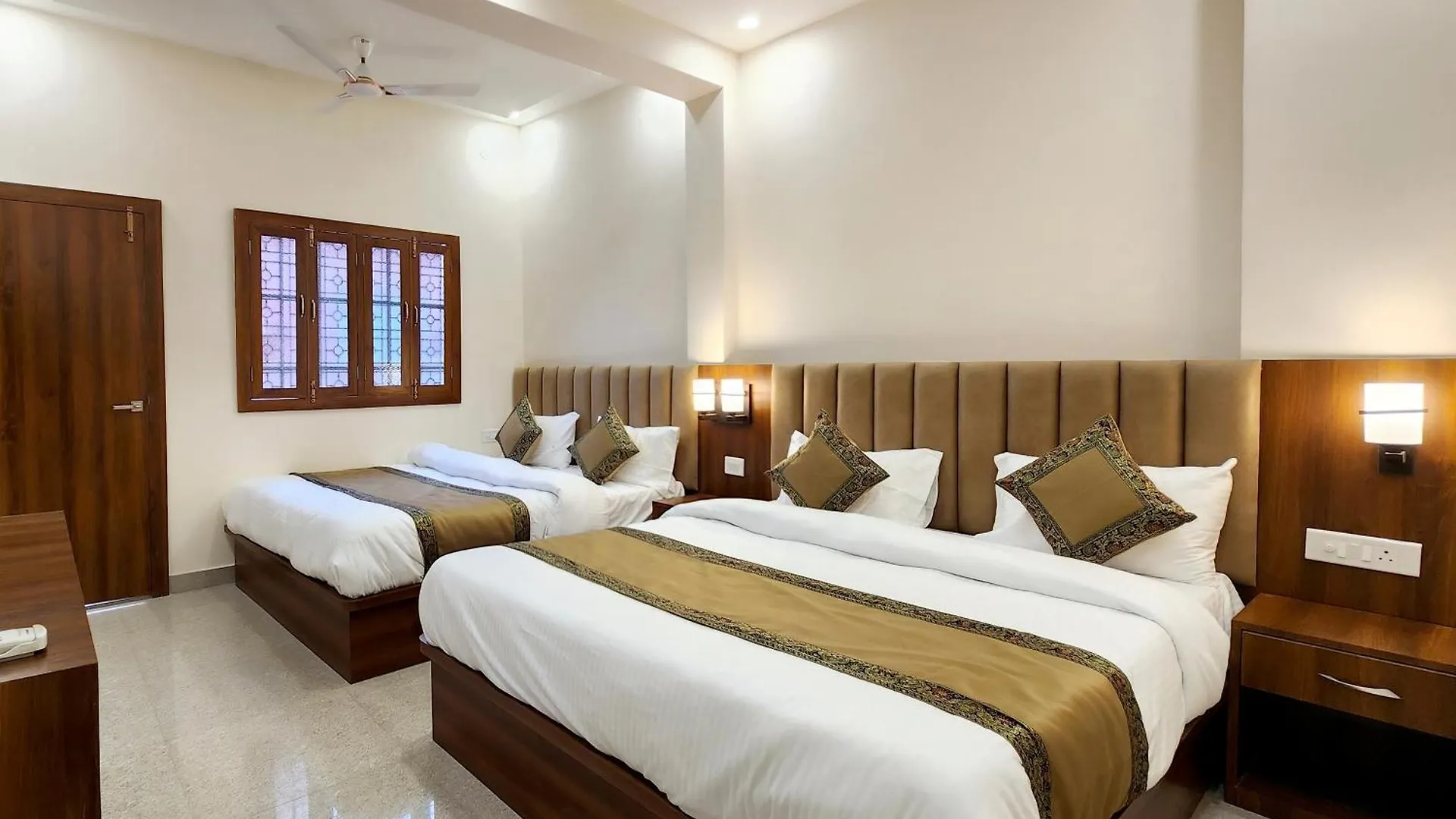 Otel Baba Town Homestay Varanasi